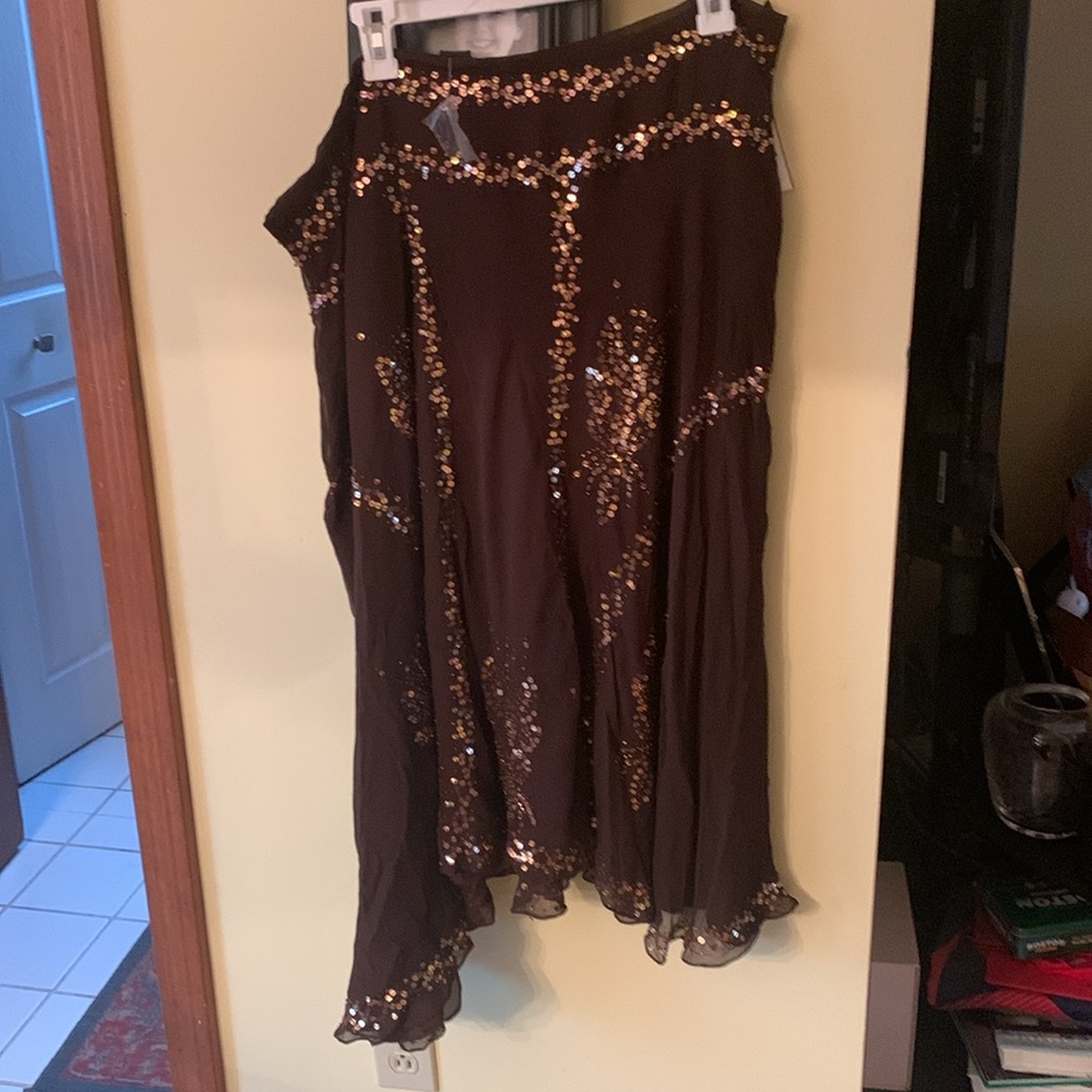 Burgundy sequined silk skirt size 20 - Picture 2 of 4